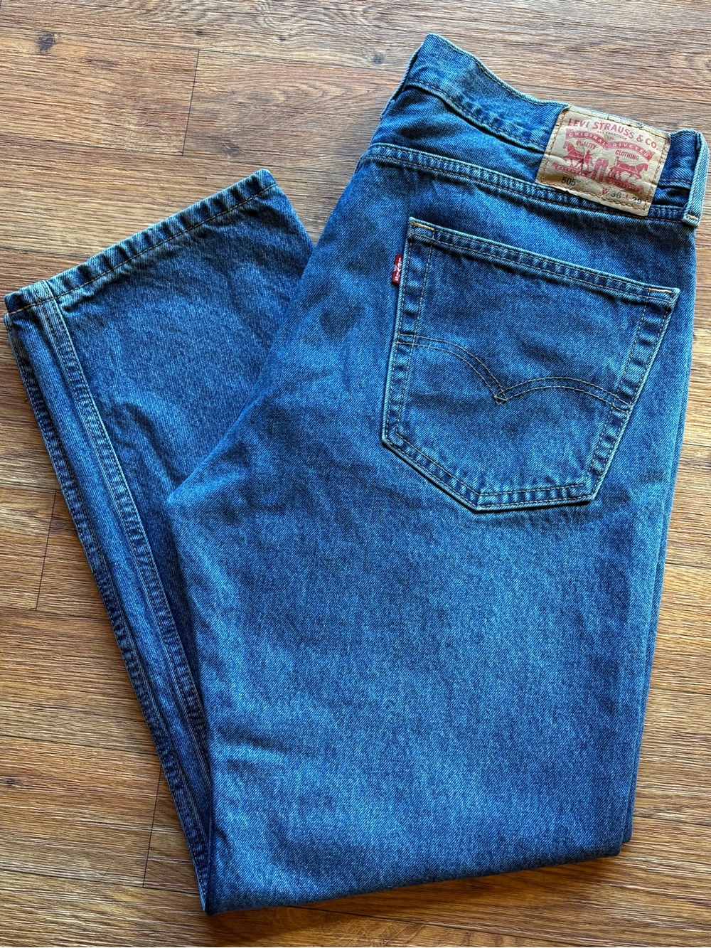Classic Levis 505 Regular Fit Medium Wash Denim Jean